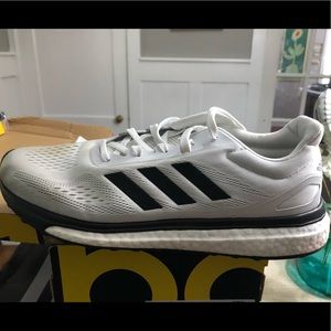 Men’s Adidas Response lt running shoes.